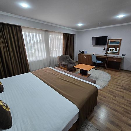 Ziyorat Luxury Hotel เฟอร์กานา ภายนอก รูปภาพ