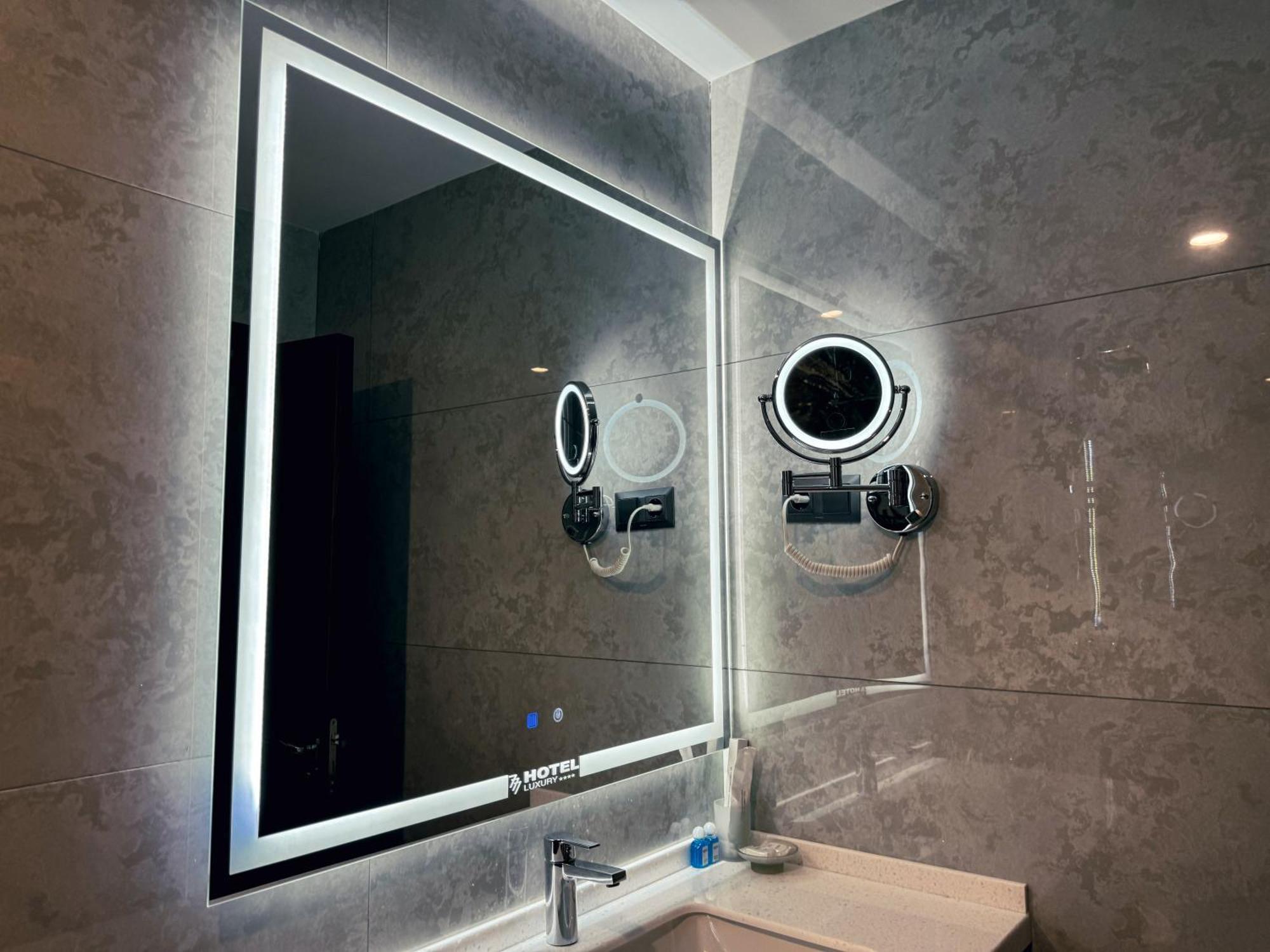 Ziyorat Luxury Hotel เฟอร์กานา ภายนอก รูปภาพ