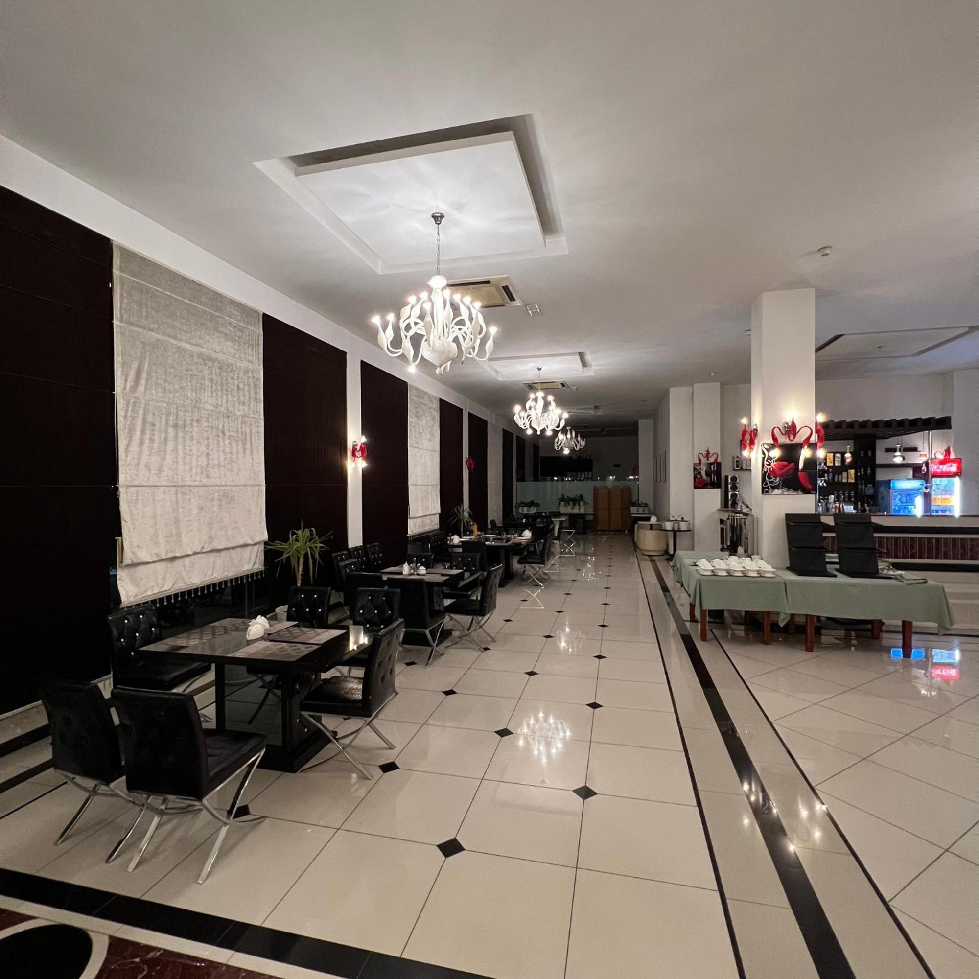 Ziyorat Luxury Hotel เฟอร์กานา ภายนอก รูปภาพ