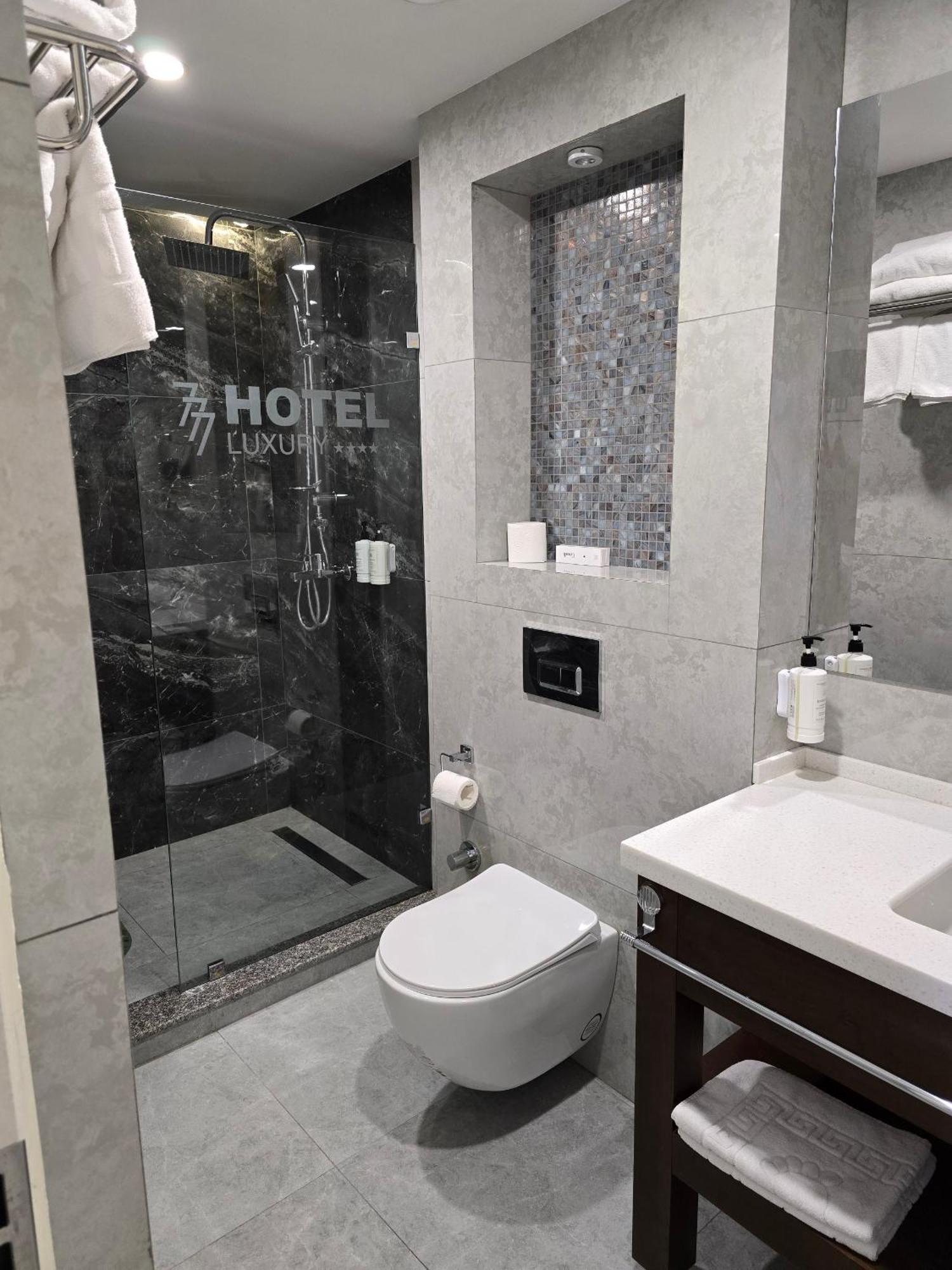 Ziyorat Luxury Hotel เฟอร์กานา ภายนอก รูปภาพ