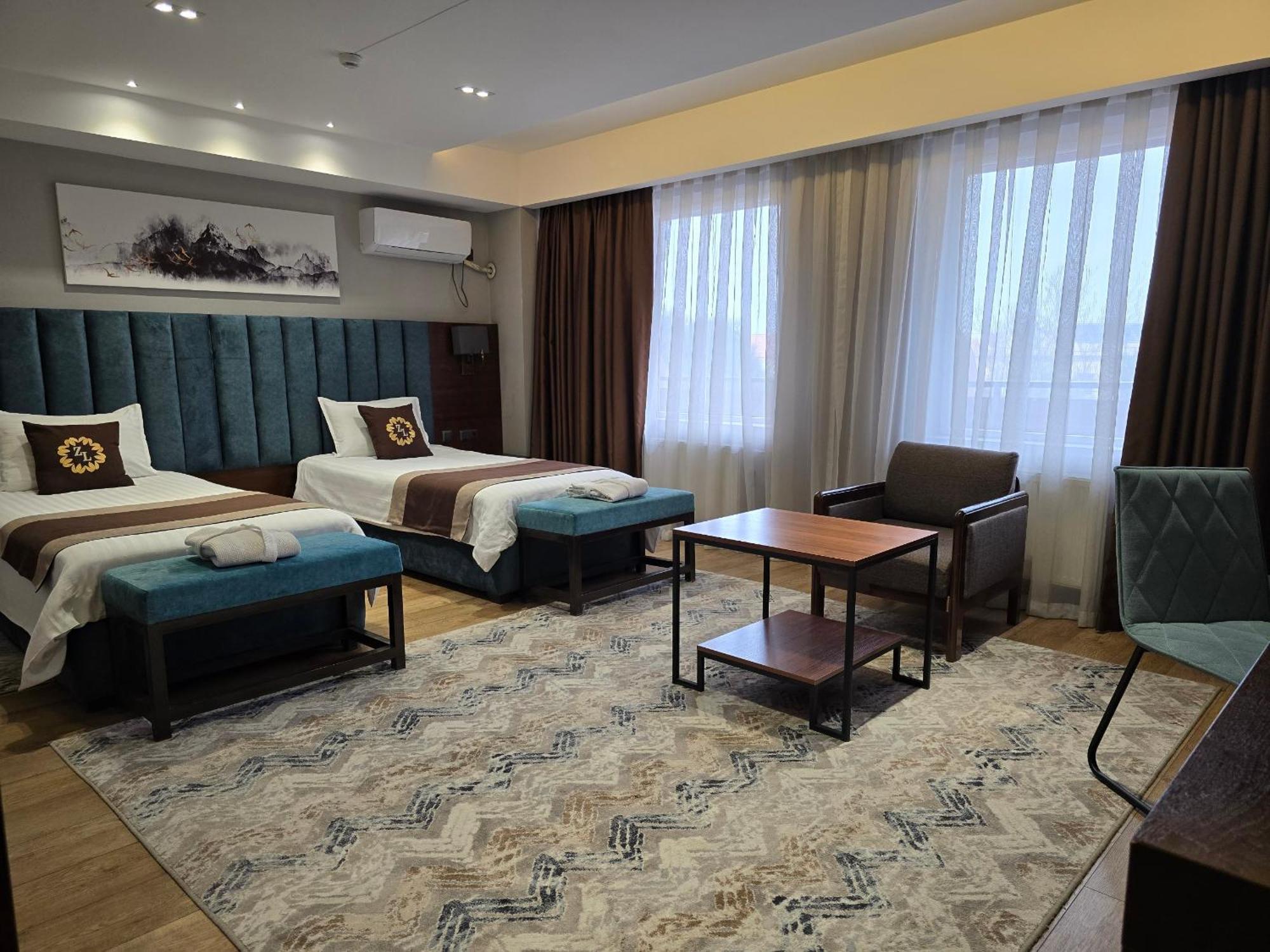 Ziyorat Luxury Hotel เฟอร์กานา ภายนอก รูปภาพ
