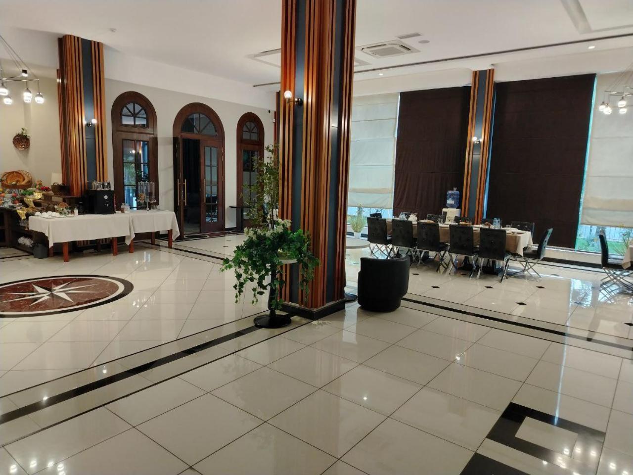 Ziyorat Luxury Hotel เฟอร์กานา ภายนอก รูปภาพ