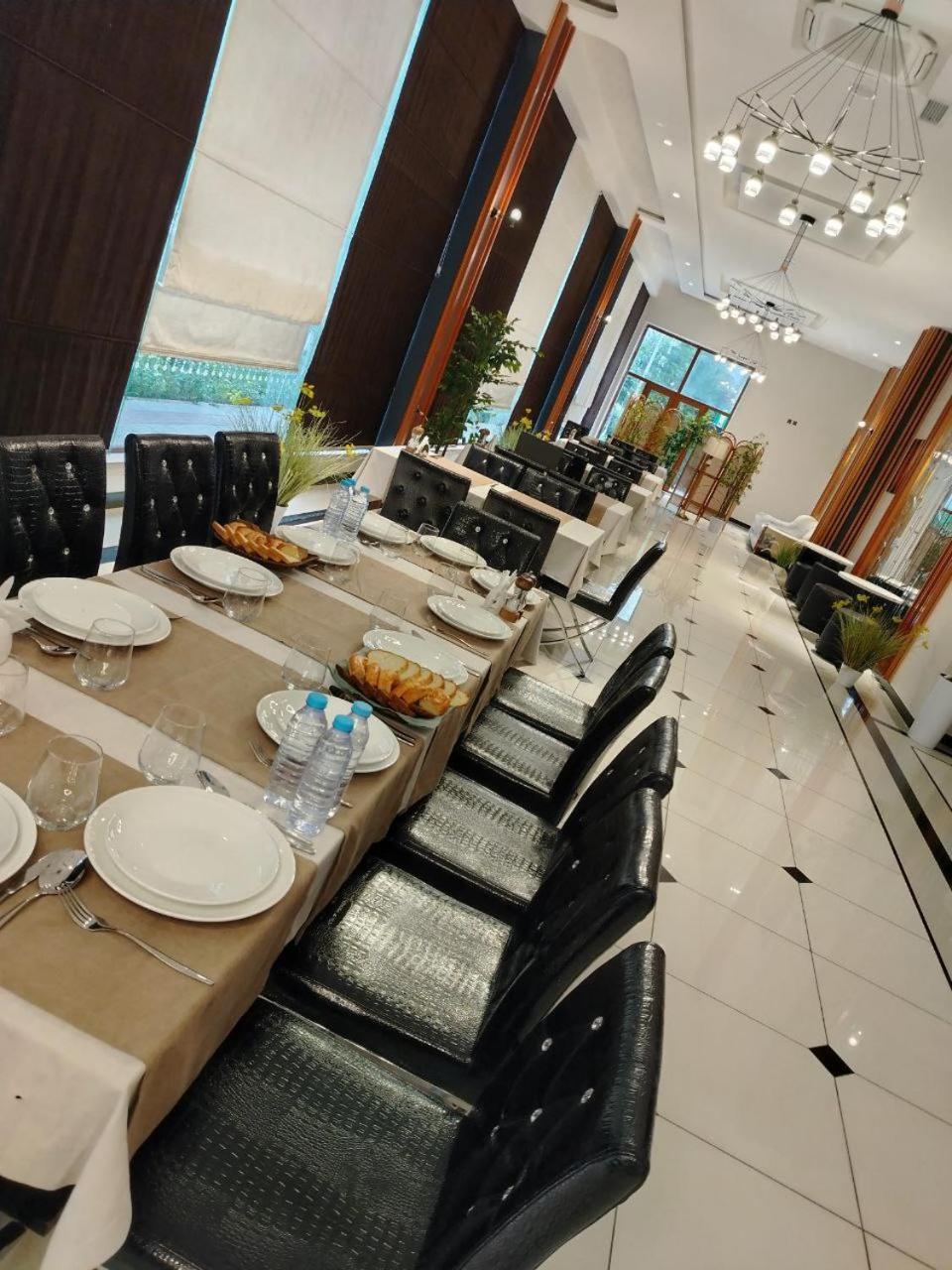Ziyorat Luxury Hotel เฟอร์กานา ภายนอก รูปภาพ