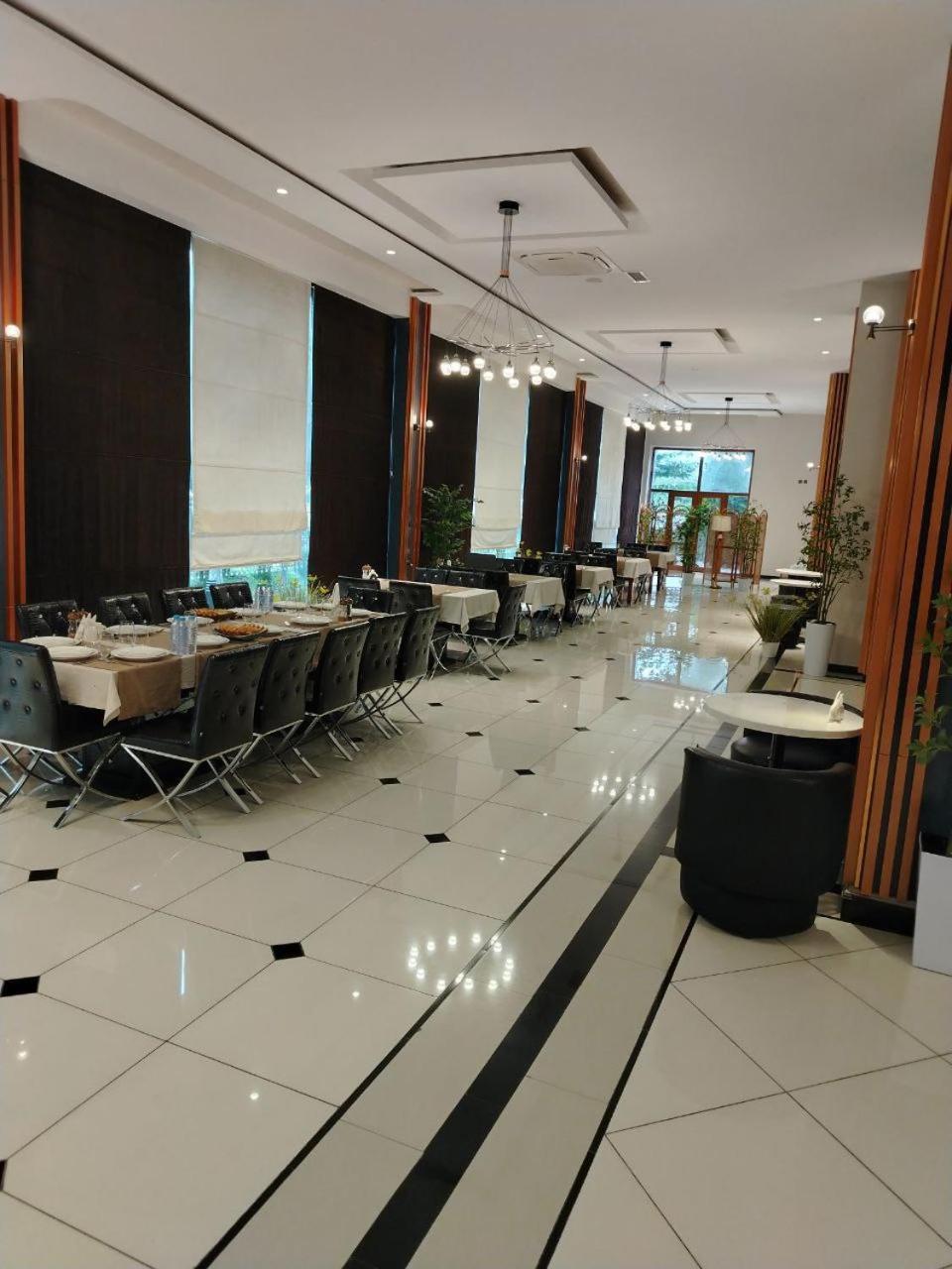 Ziyorat Luxury Hotel เฟอร์กานา ภายนอก รูปภาพ