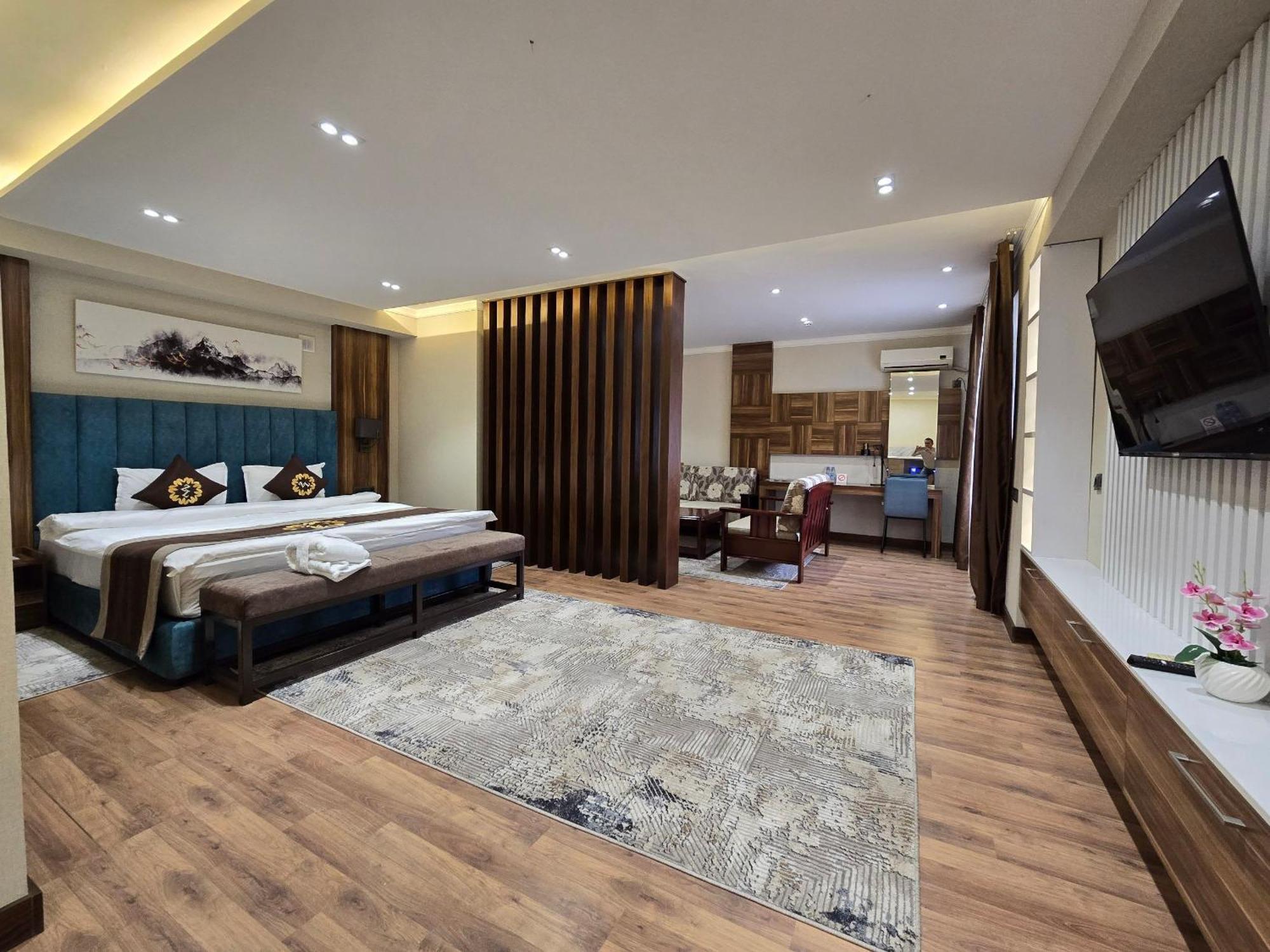 Ziyorat Luxury Hotel เฟอร์กานา ภายนอก รูปภาพ