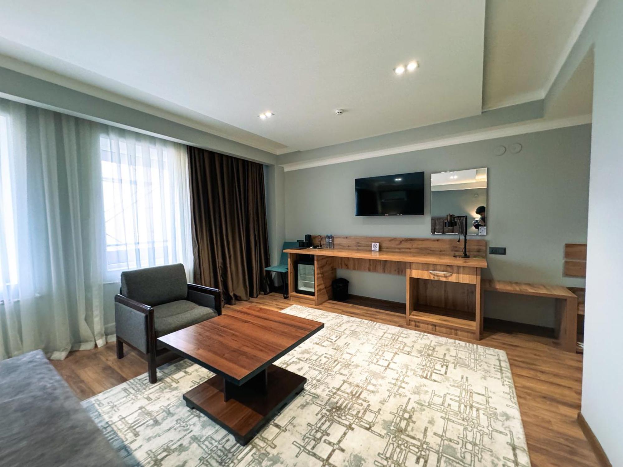 Ziyorat Luxury Hotel เฟอร์กานา ภายนอก รูปภาพ