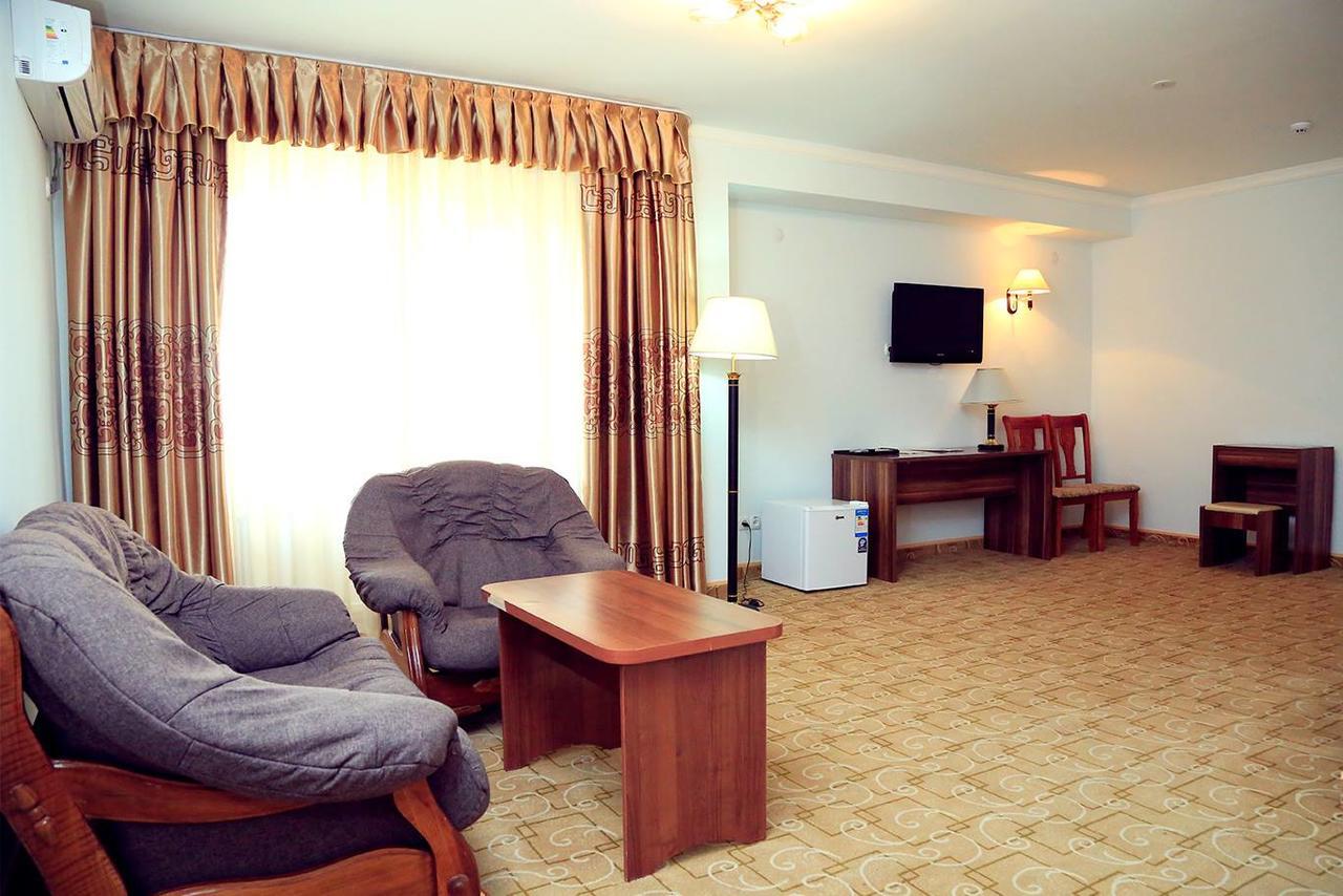 Ziyorat Luxury Hotel เฟอร์กานา ภายนอก รูปภาพ