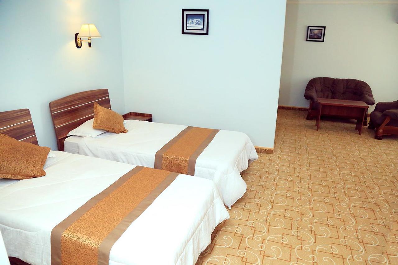 Ziyorat Luxury Hotel เฟอร์กานา ภายนอก รูปภาพ