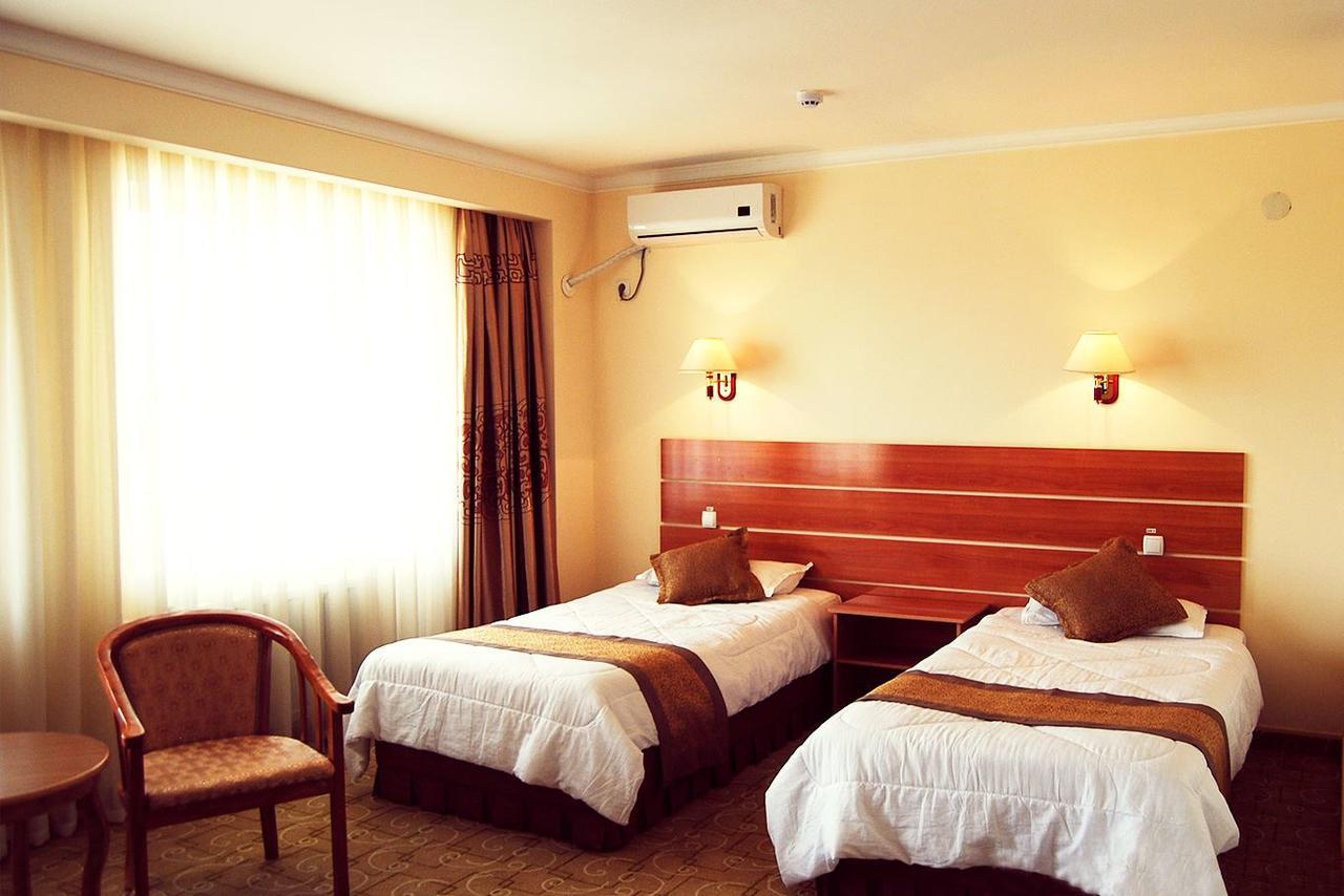 Ziyorat Luxury Hotel เฟอร์กานา ภายนอก รูปภาพ