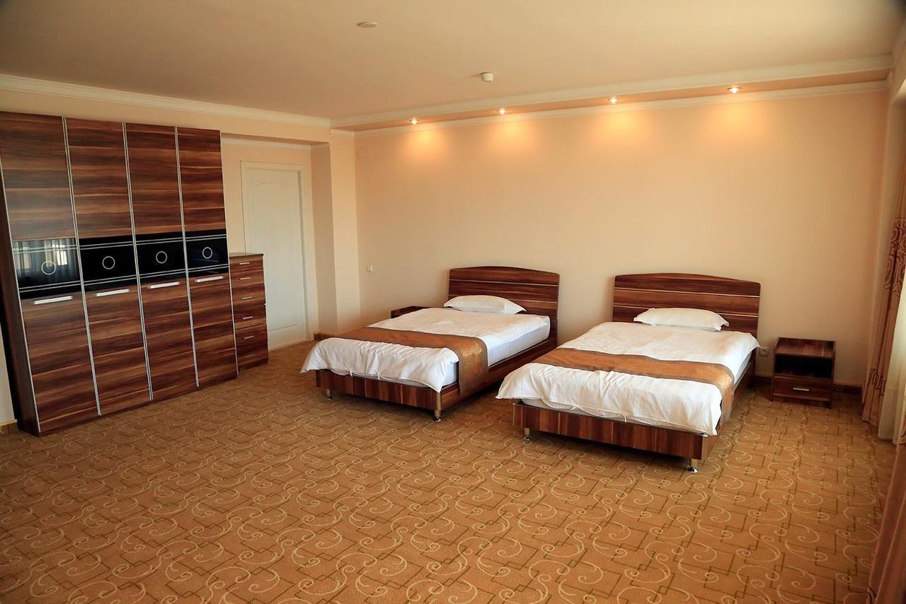 Ziyorat Luxury Hotel เฟอร์กานา ภายนอก รูปภาพ
